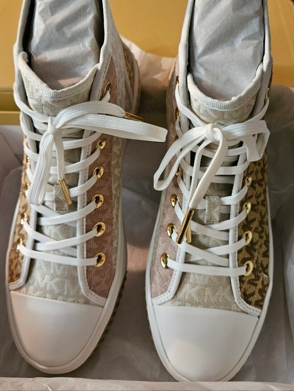 Michael Kors - Picture 4 of 6
